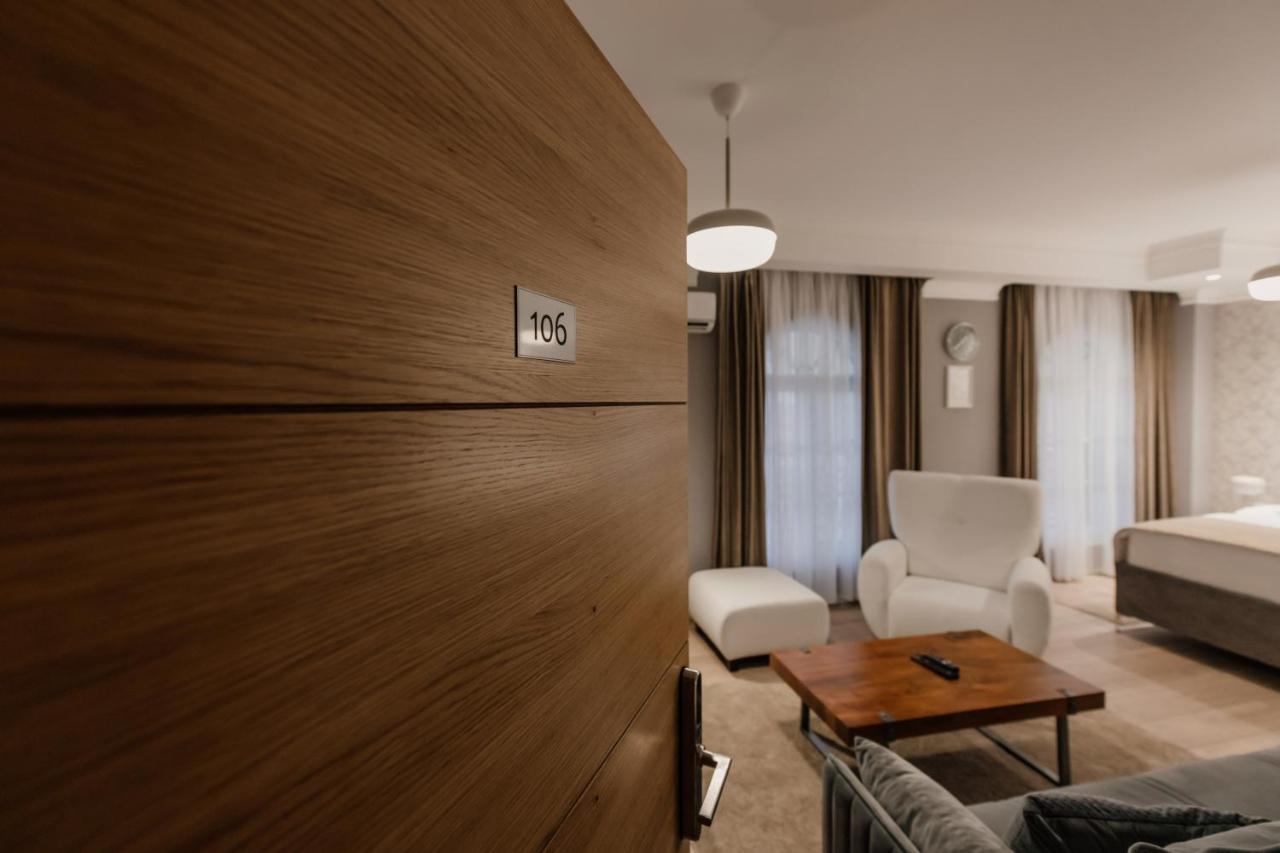 Hotel Beli Dvor Cacak Exterior photo