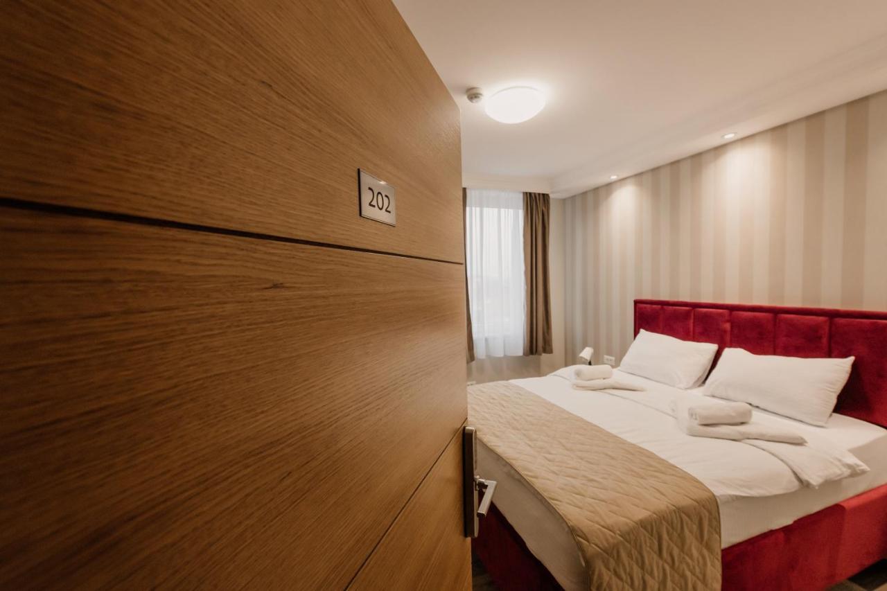 Hotel Beli Dvor Cacak Exterior photo