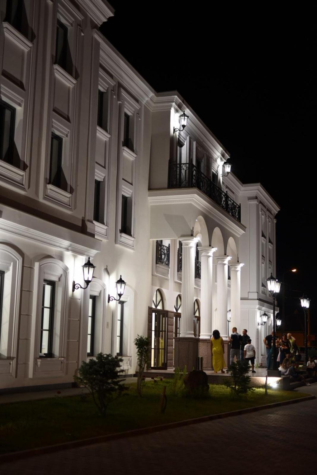 Hotel Beli Dvor Cacak Exterior photo