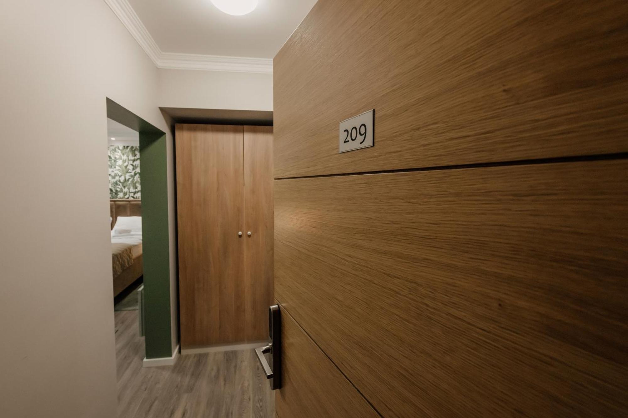 Hotel Beli Dvor Cacak Exterior photo