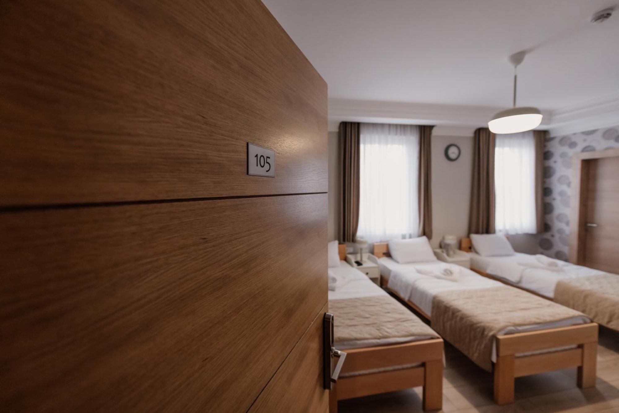 Hotel Beli Dvor Cacak Exterior photo